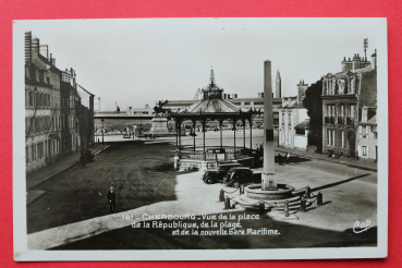 Foto Ansichtskarte AK Cherbourg 1920-1940 place de la République Oldtimer Monument Frankreich France 50 Manche